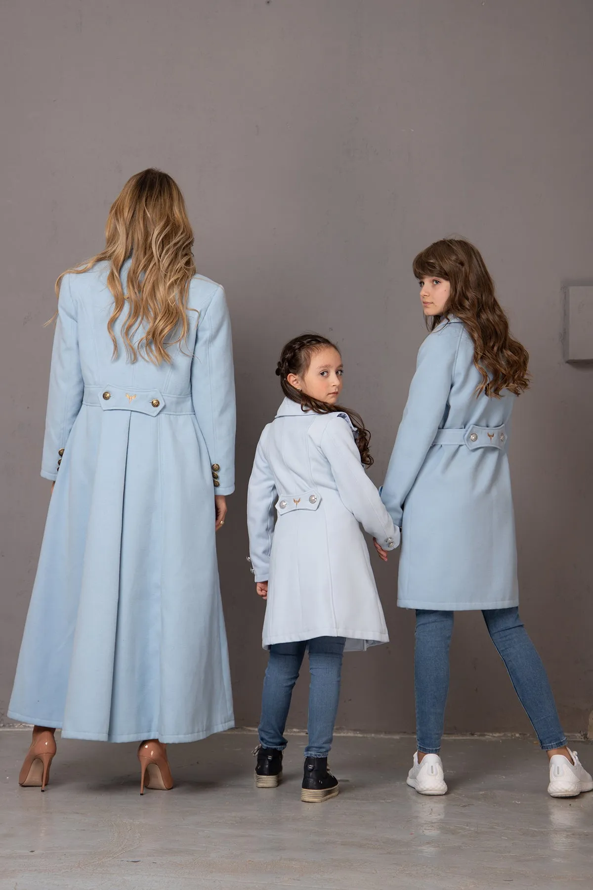 STRAIGHT GIRL COAT